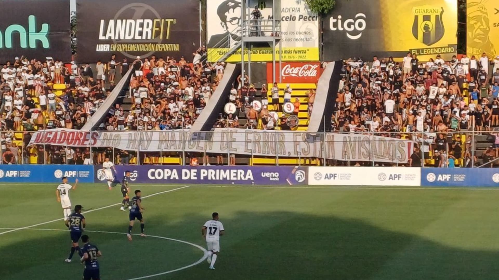 En el duelo contra Trinidense, los futbolistas vivieron un momento incómodo