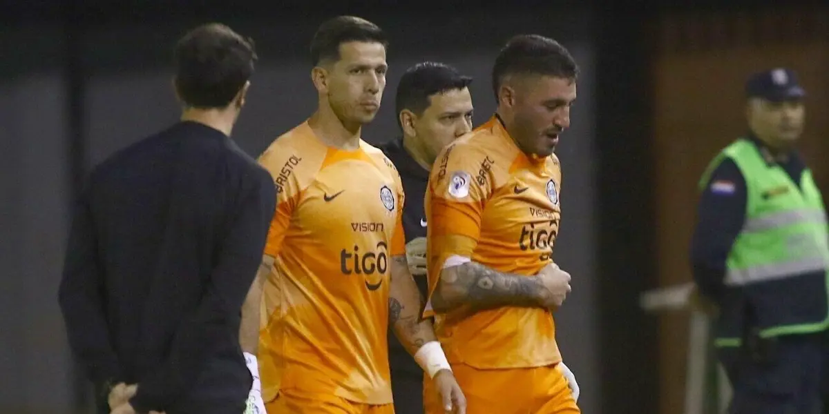 En el juego ante Resistencia, el charrúa disputó un balón y se llevó la peor parte.