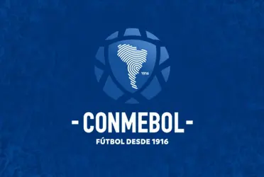 En homenaje a la designación de unos partidos del Mundial 2030, se iluminó la Conmebol.