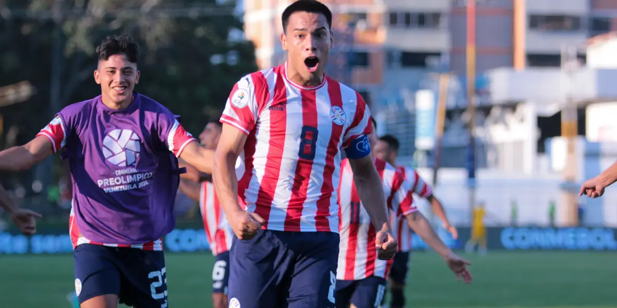 En un dramático partido, la Albirroja ganó con doblete del capitán