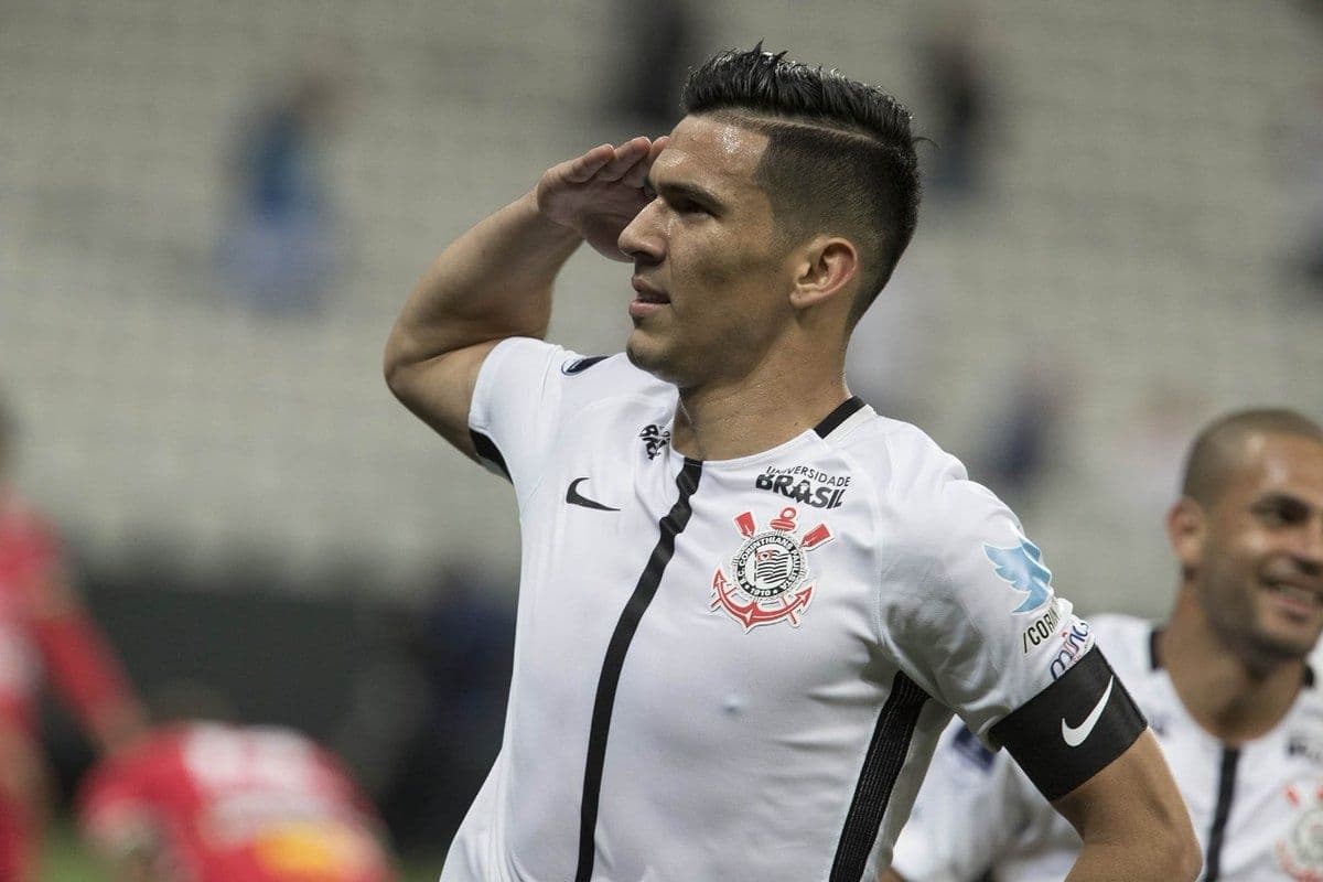 Fabián Balbuena fue buscado por Cerro Porteño pero el zaguero rechazó.