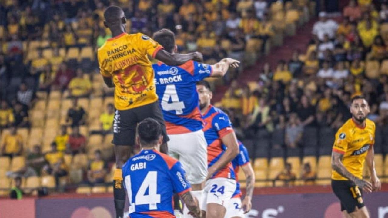 Facundo Sava es el entrenador de Cerro Porteño y los hinchas ya lo quieren fuera.