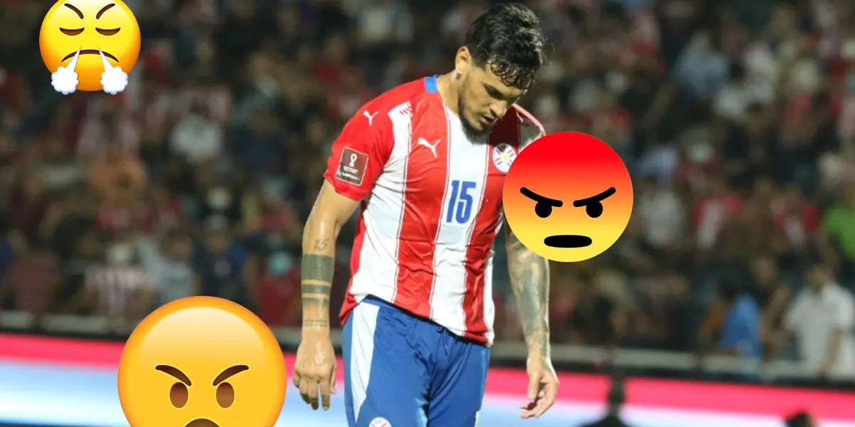 Gustavo Gómez con la camiseta de Paraguay