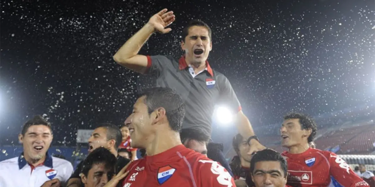 Gustavo Morínigo fue el estratega del equipo tricolor que perdió ante San Lorenzo.