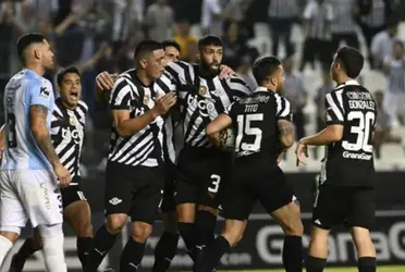 Héctor Villalba y Alexander Barboza son figuras del gumarelo pero aún no firmaron la renovación.