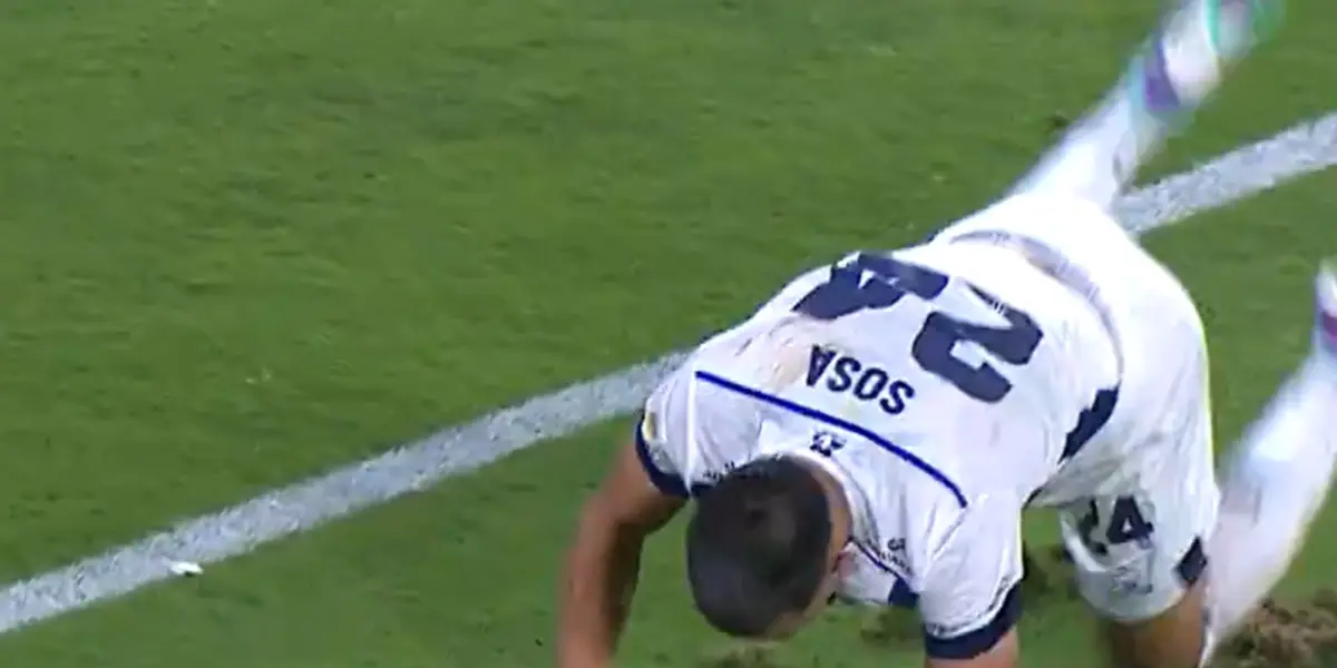 Intentó deslizarse pero el campo de juego no estaba en buenas condiciones