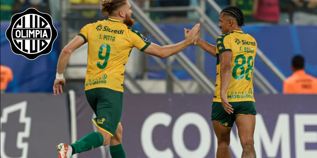 Isidro Pitta festejando con la camiseta de Cuiabá