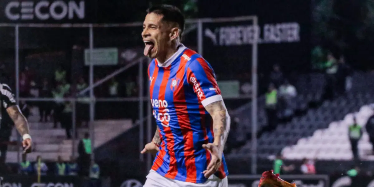 Juan Iturbe festejando con Cerro Porteño