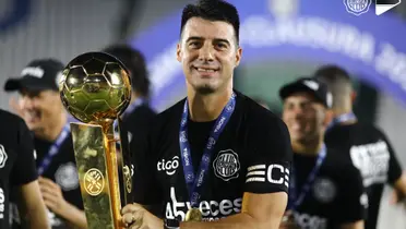 Julio César Cáceres sería el último entrenador en poder levantar un trofeo con el Rey de Copas.