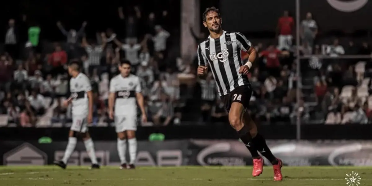 La leyenda paraguaya del Club Libertad, utiliza una prestigiosa marca de vehículos.