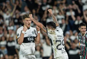 Los hinchas de Olimpia quedaron disconformes con Arce por el cambio del delantero.