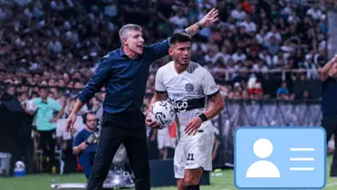 Martín Palermo dirigiendo a Olimpia, César Olmedo cerca