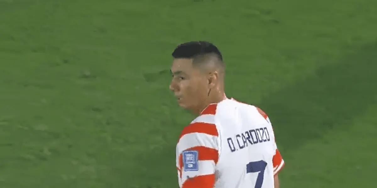 Óscar Cardozo volvió a la Albirroja y demostró toda su jerarquía con la selección.