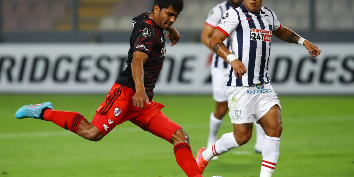 Robert Rojas habitualmente elige pasar sus vacaciones en la comodidad de su hogar.