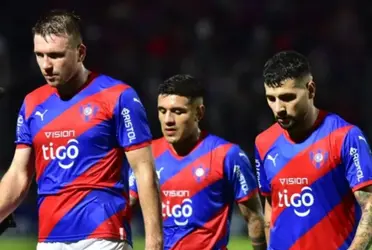 Se fue el DT, se van jugadores, se desafían futbolistas y público, Barrio Obrero en crisis.