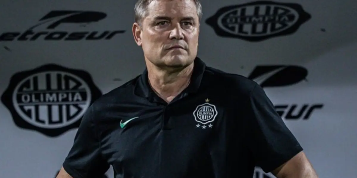 Tras la vergonzosa eliminación ante San Lorenzo de la segunda división, se fue Aguirre.